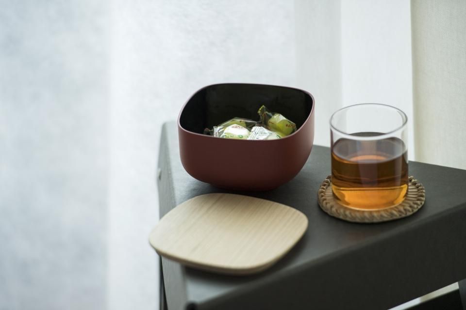 STORE Small Oval / Black