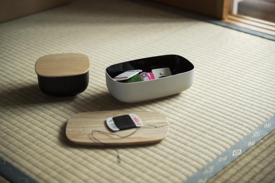 STORE Small Oval / Black