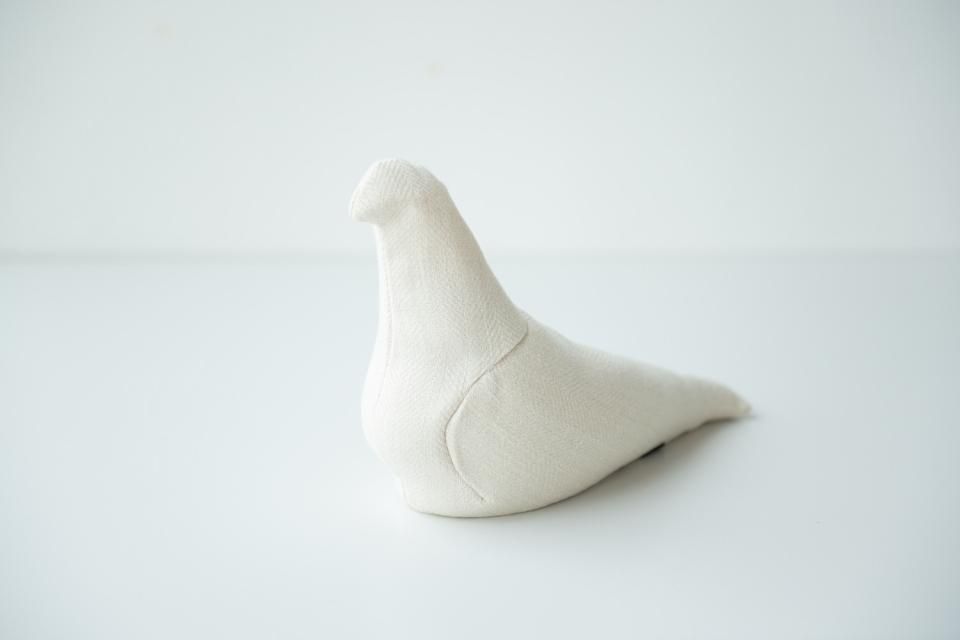 Pigeon Service［B］ / Christien Meindertsma