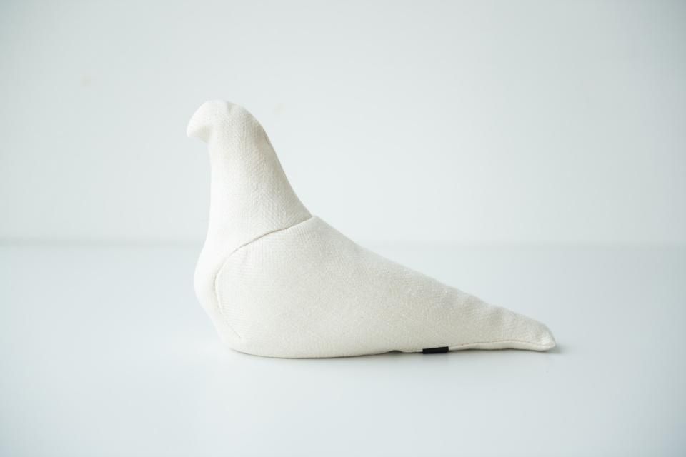 Pigeon Service［B］ / Christien Meindertsma