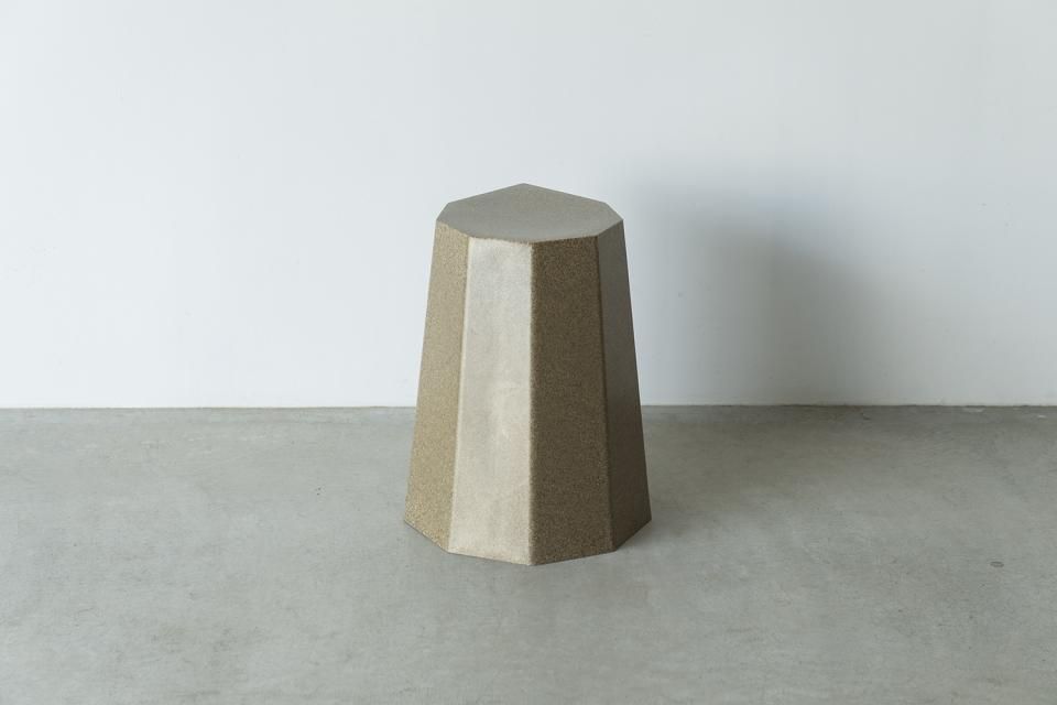 Arnold Circus Stool（sandstone）