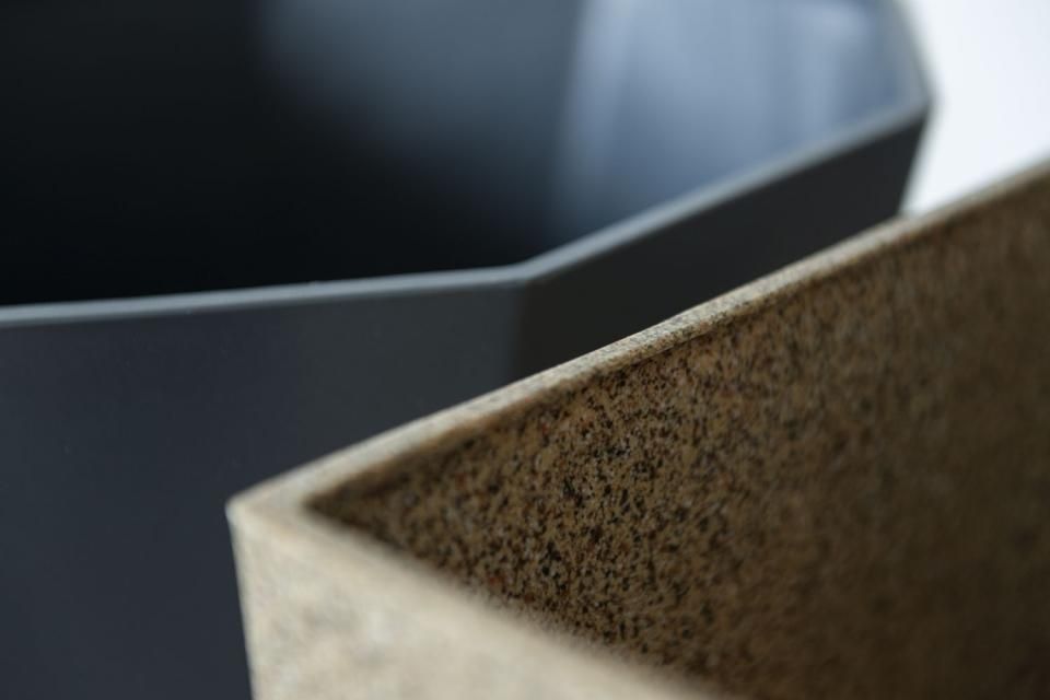 Arnold Circus Stool（sandstone）