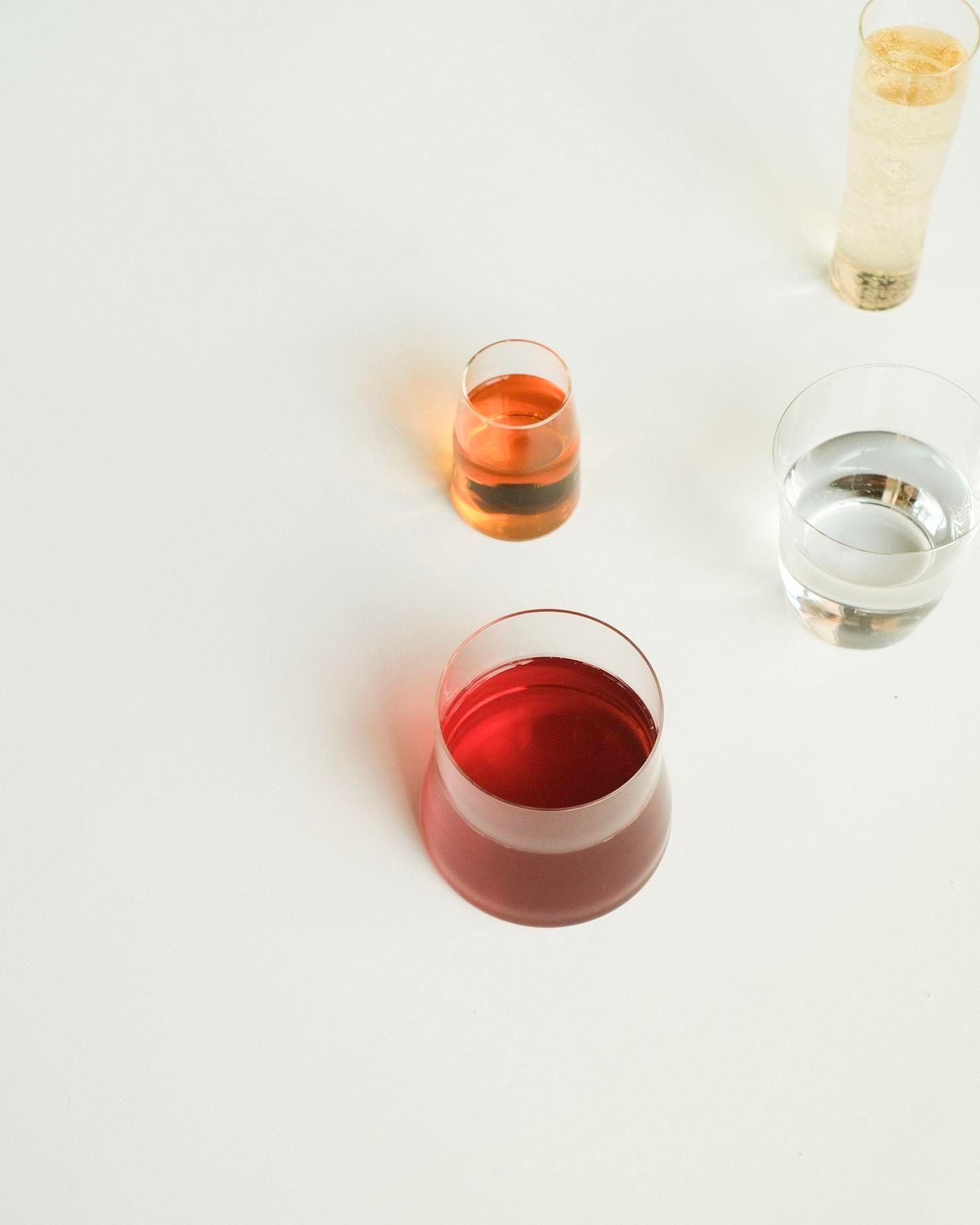 V wine [ glass line ]