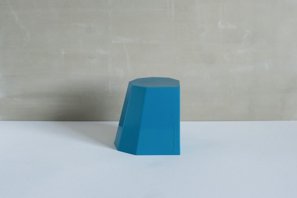 Arnoldino Stool（turquoise）