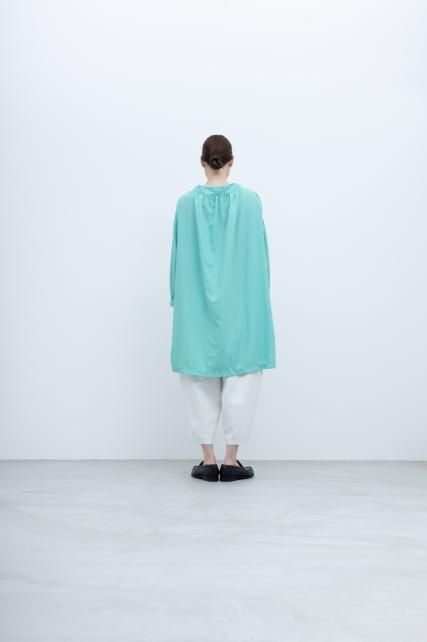 スパンポリエステルローン・製品染め　ギャザープルオーバー / Ash White［size XXS］