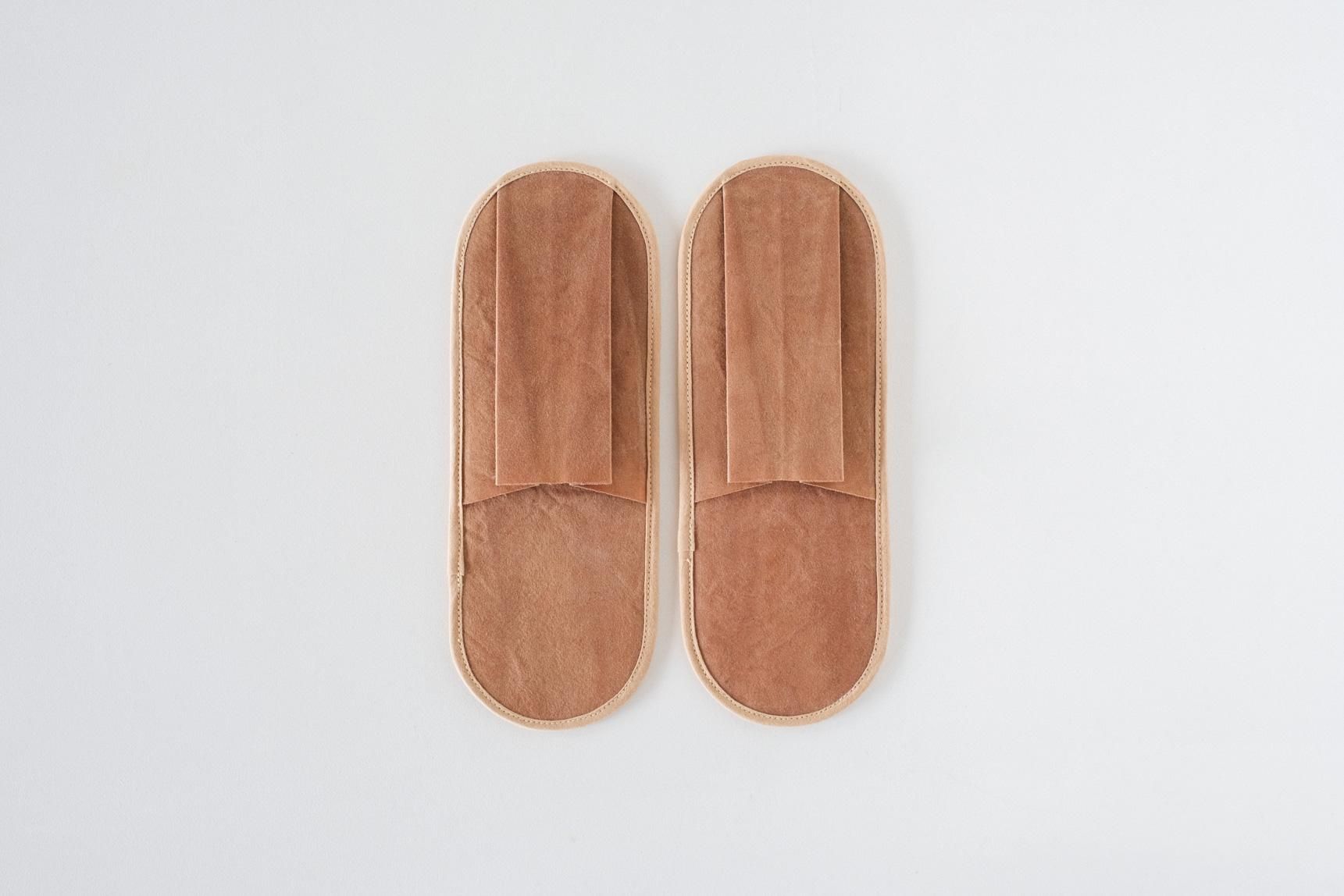 SLIPPERS［brown］ M