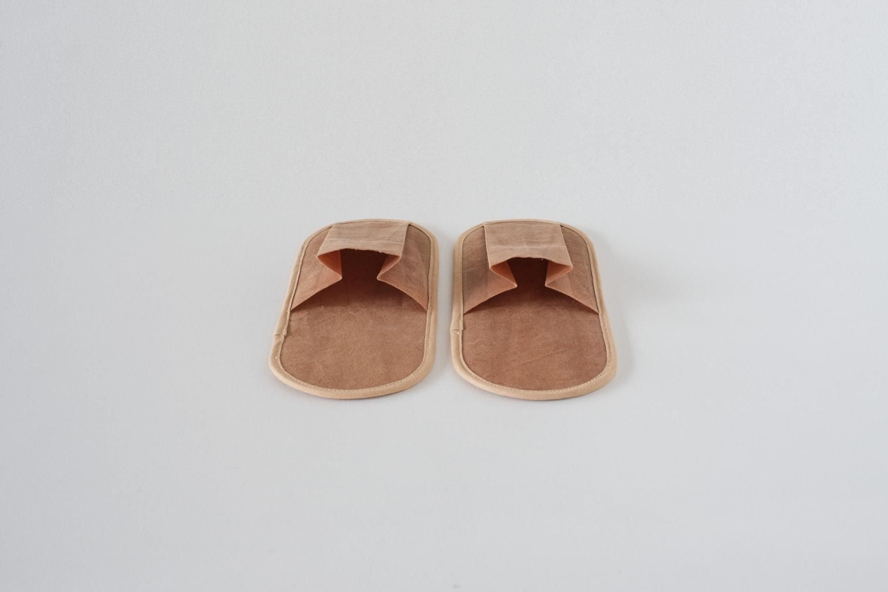 SLIPPERS［brown］ M