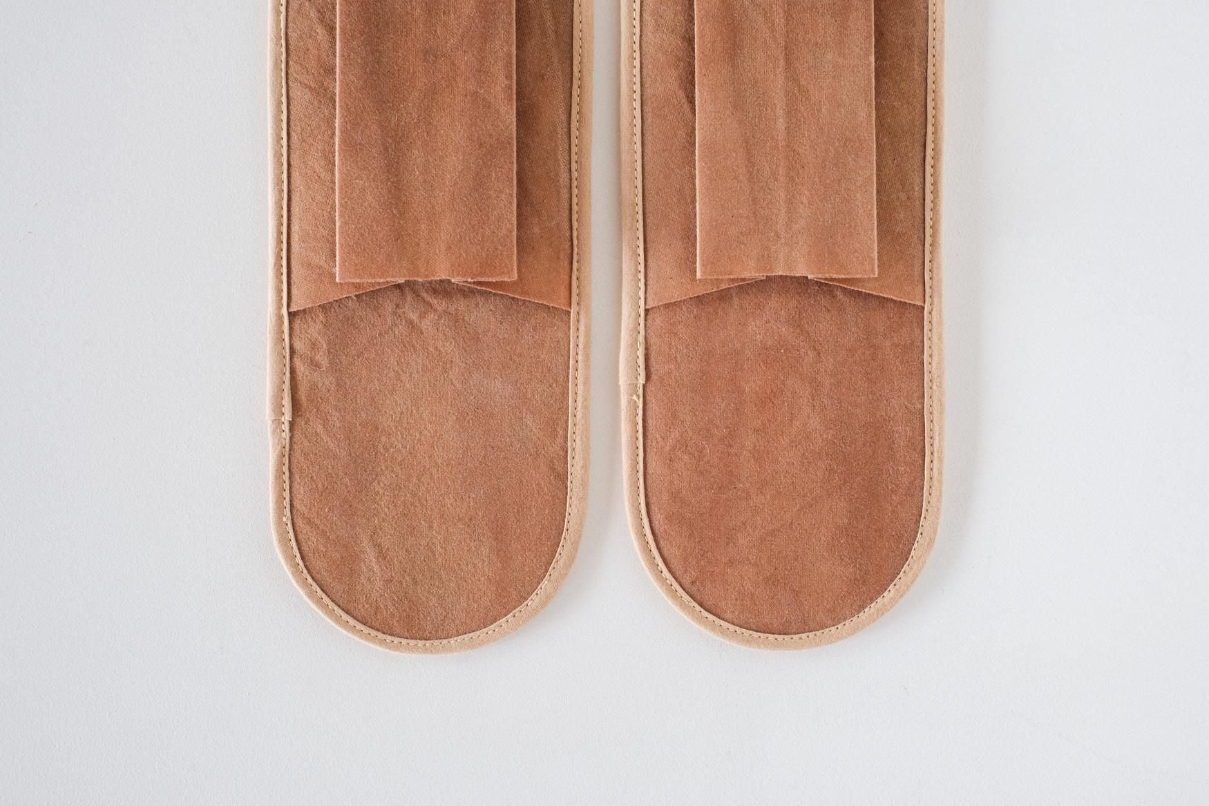 SLIPPERS［brown］ M