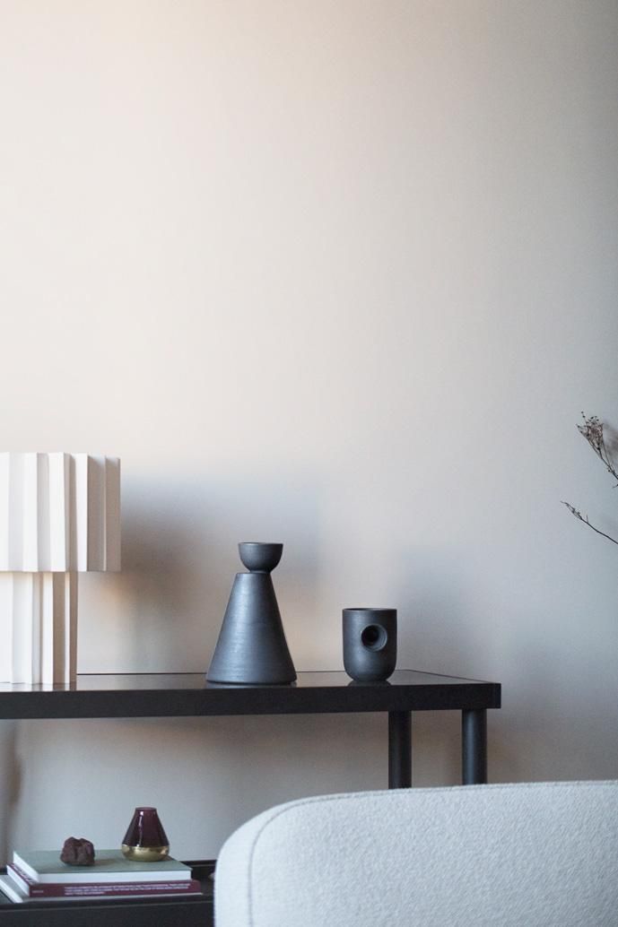 Charred Vases [ Cone ] / Gabriel Tan