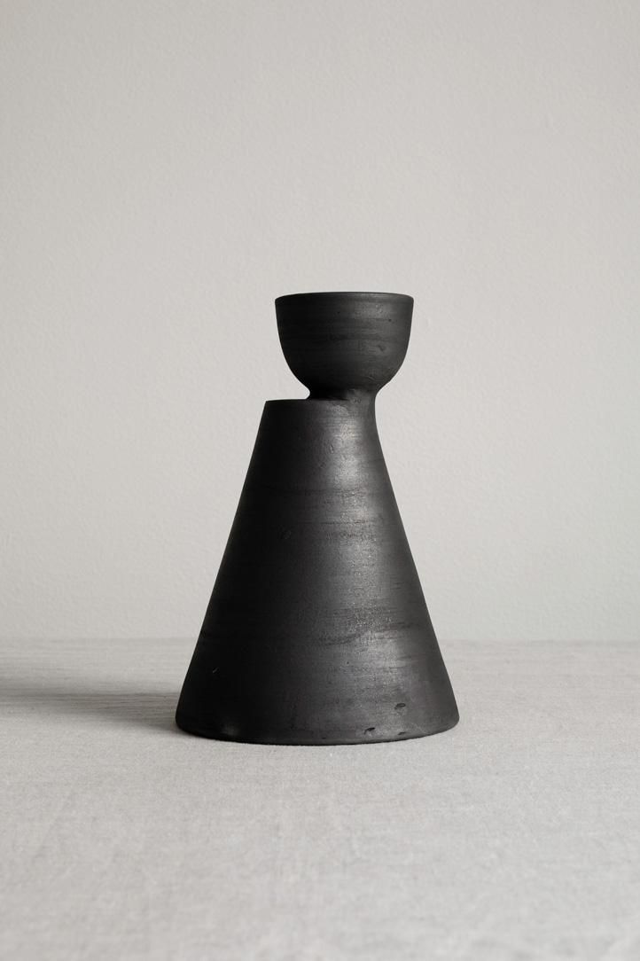 Charred Vases [ Cone ] / Gabriel Tan
