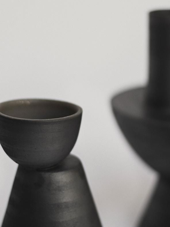 Charred Vases [ Cone ] / Gabriel Tan