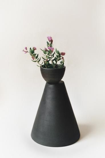 Charred Vases [ Cone ] / Gabriel Tan