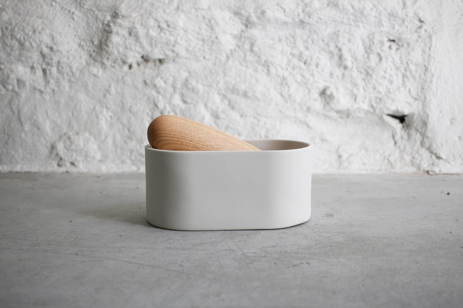 Moer [Matte White] / Chris L. Halstrøm
