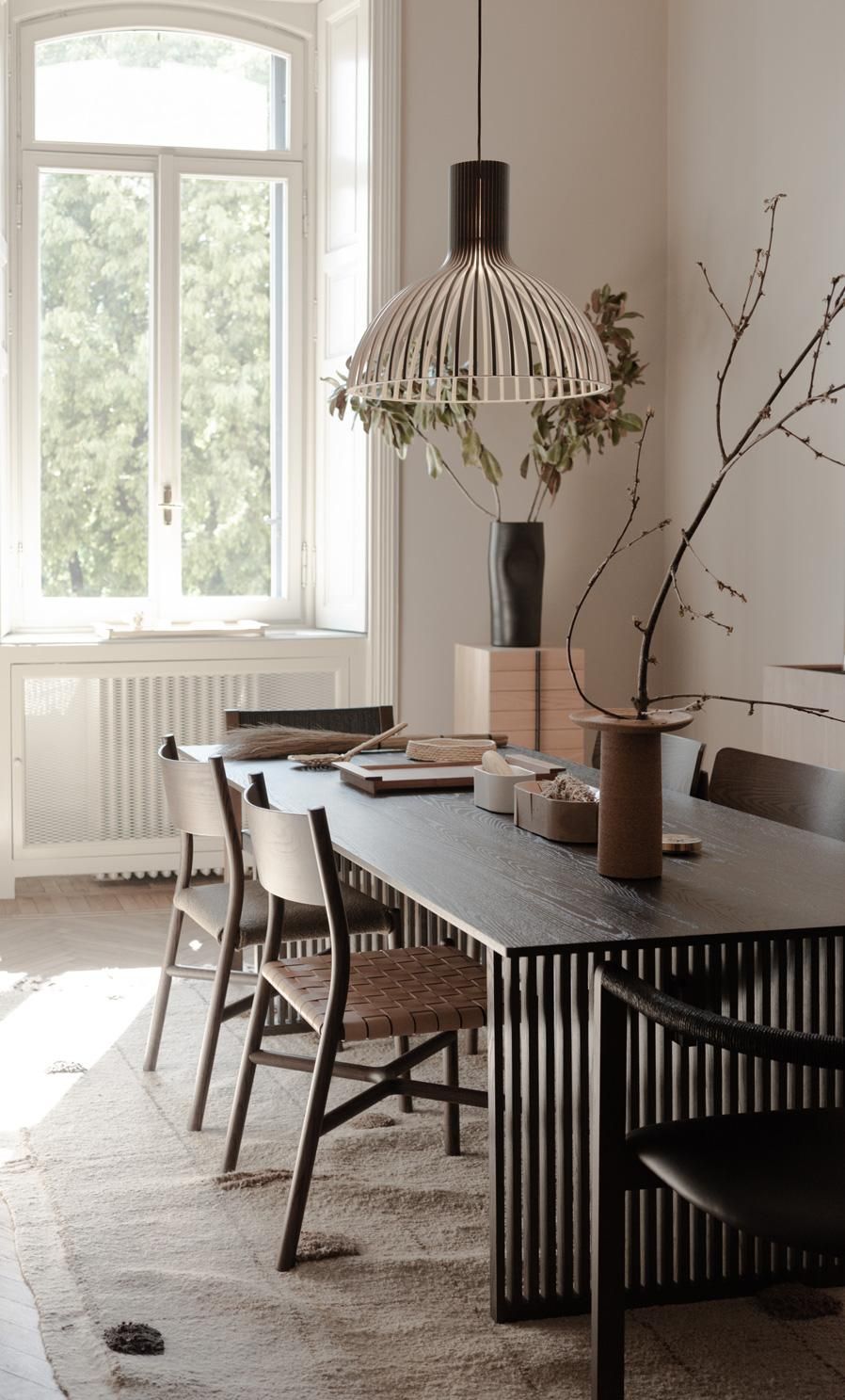 Moer [Matte White] / Chris L. Halstrøm