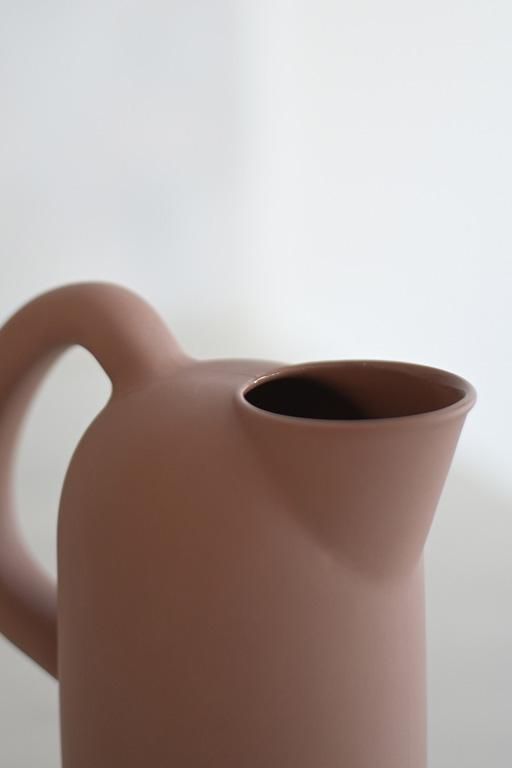 Jug [Terracotta] / Shane Schneck