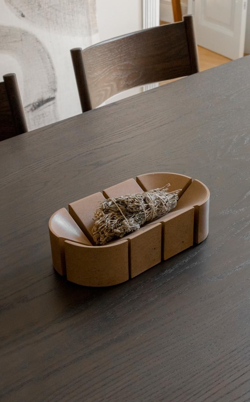 Brut [ Oval ] / Philippe Malouin
