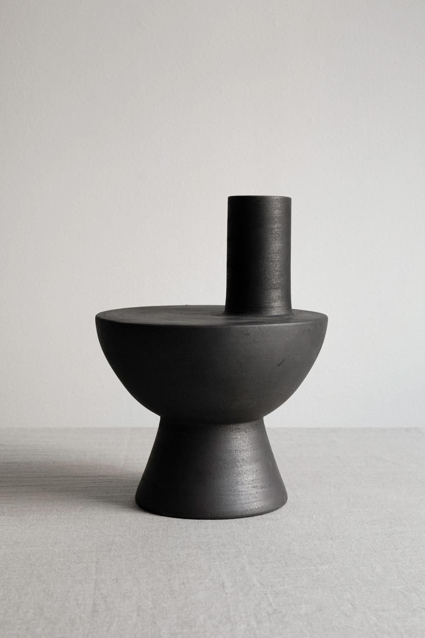 Charred Vases [ Chimney ] / Gabriel Tan