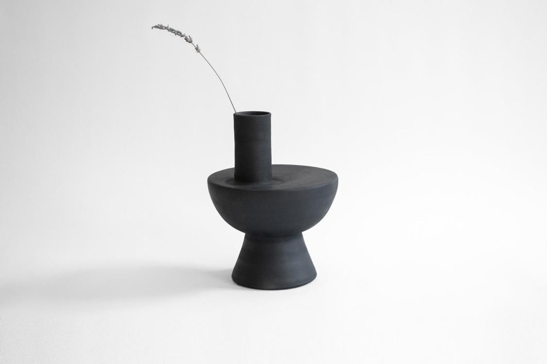 Charred Vases [ Chimney ] / Gabriel Tan
