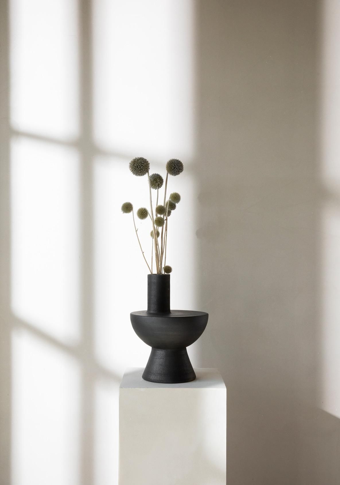 Charred Vases [ Chimney ] / Gabriel Tan