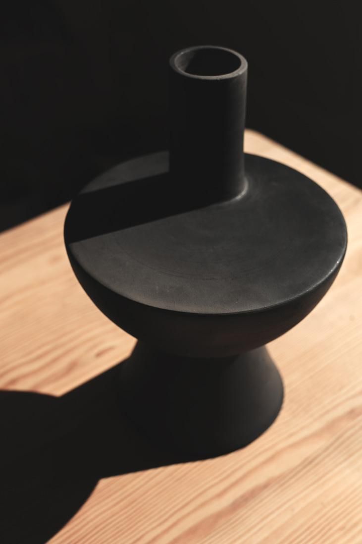 Charred Vases [ Chimney ] / Gabriel Tan