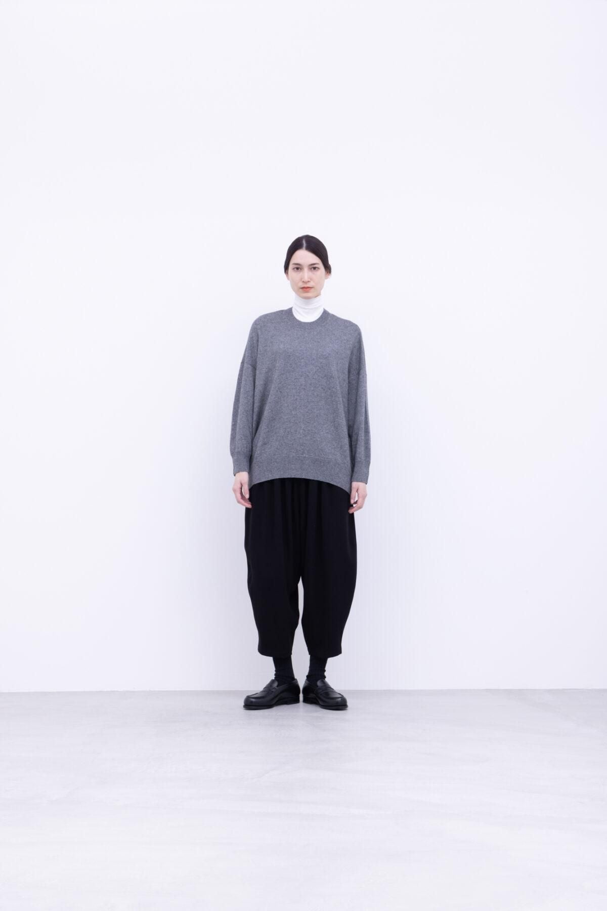 ホワイトカシミヤ&シルク天竺横編ニット / 90 grey top［size XS］