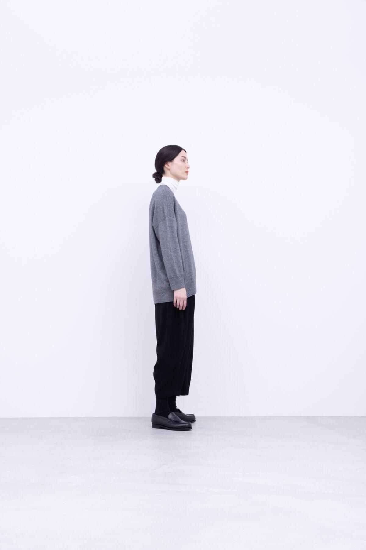 ホワイトカシミヤ&シルク天竺横編ニット / 90 grey top［size XS］