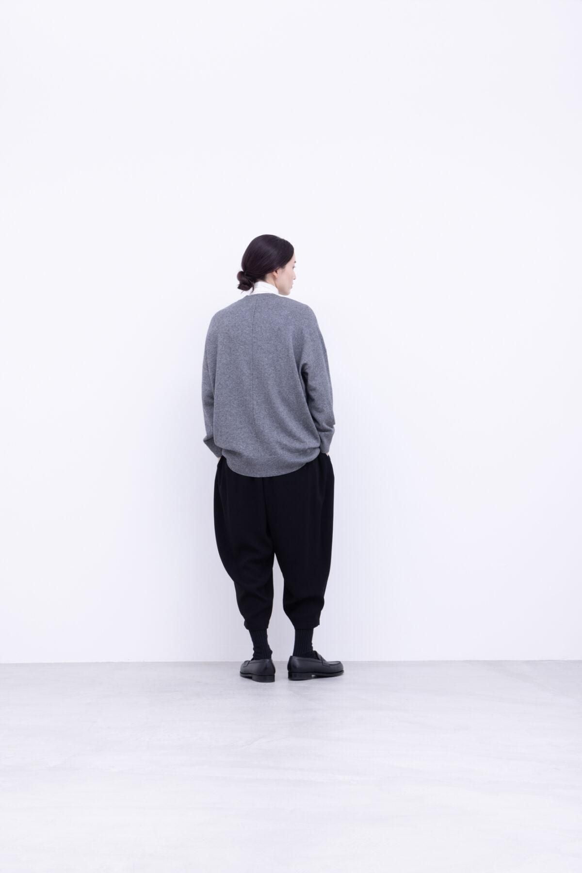 ホワイトカシミヤ&シルク天竺横編ニット / 90 grey top［size XS］