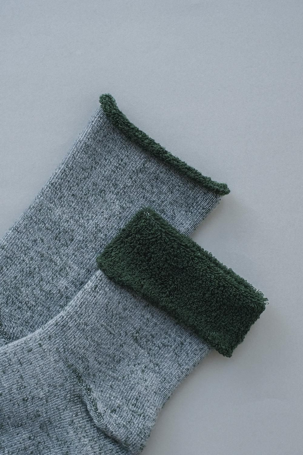 素材と色  Wool［Gray forest］残糸ver.