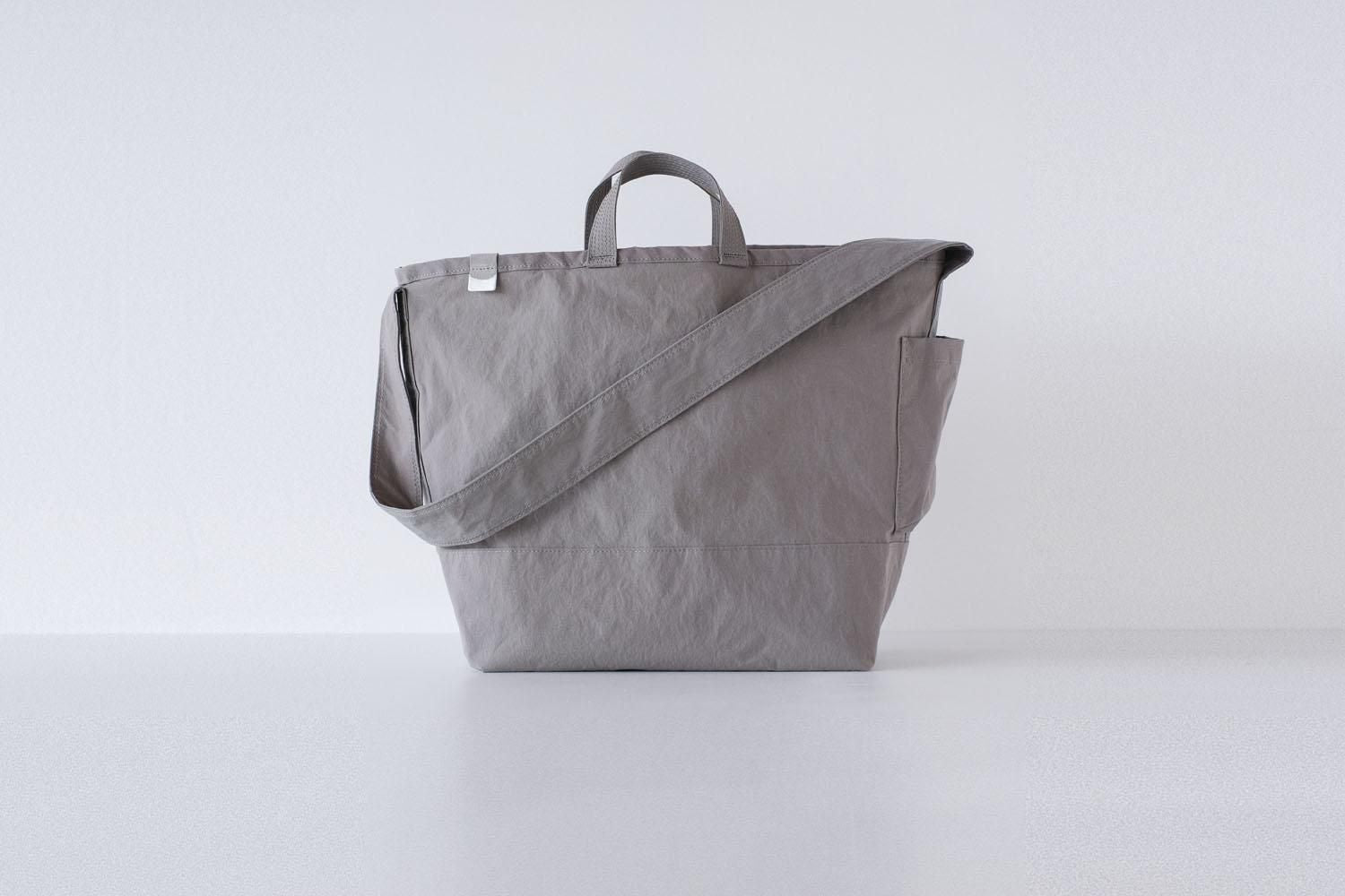 SIDE POCKET TOTE / GRAY / ANUNFOLD