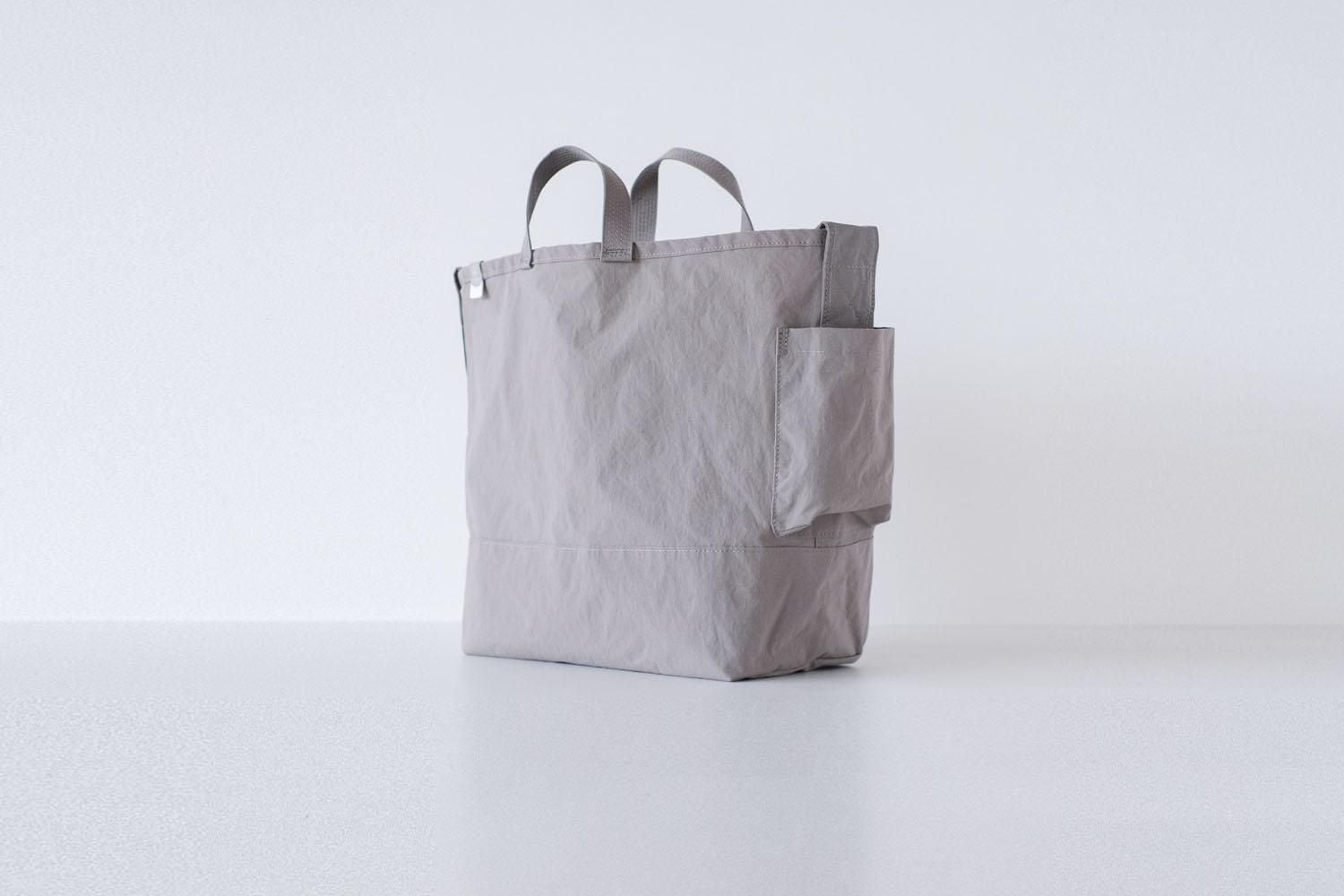 SIDE POCKET TOTE / GRAY / ANUNFOLD