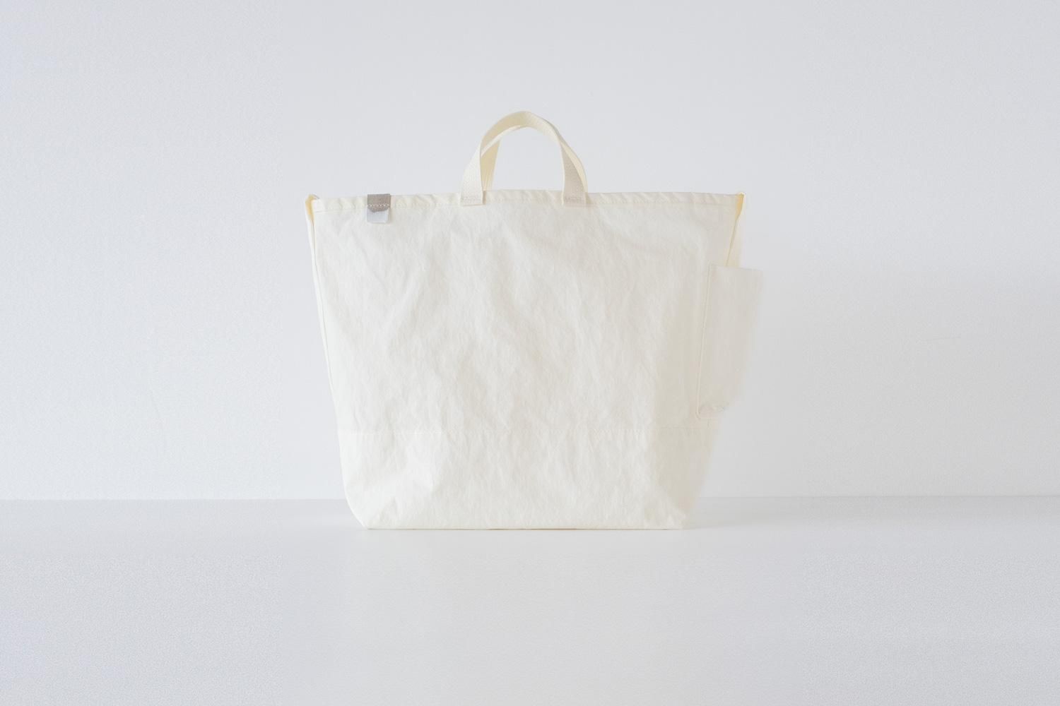 SIDE POCKET TOTE / WHITE / ANUNFOLD