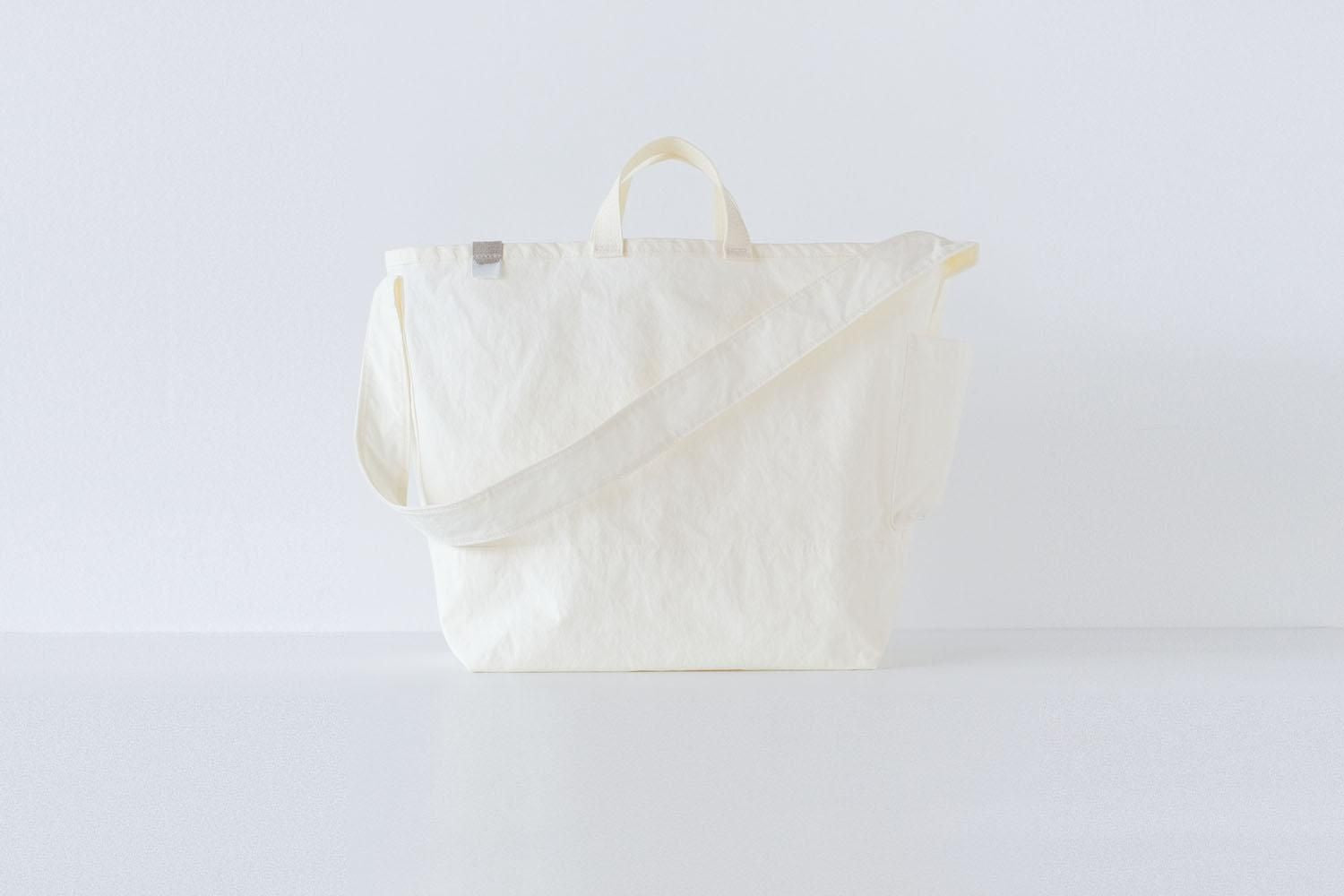 SIDE POCKET TOTE / WHITE / ANUNFOLD