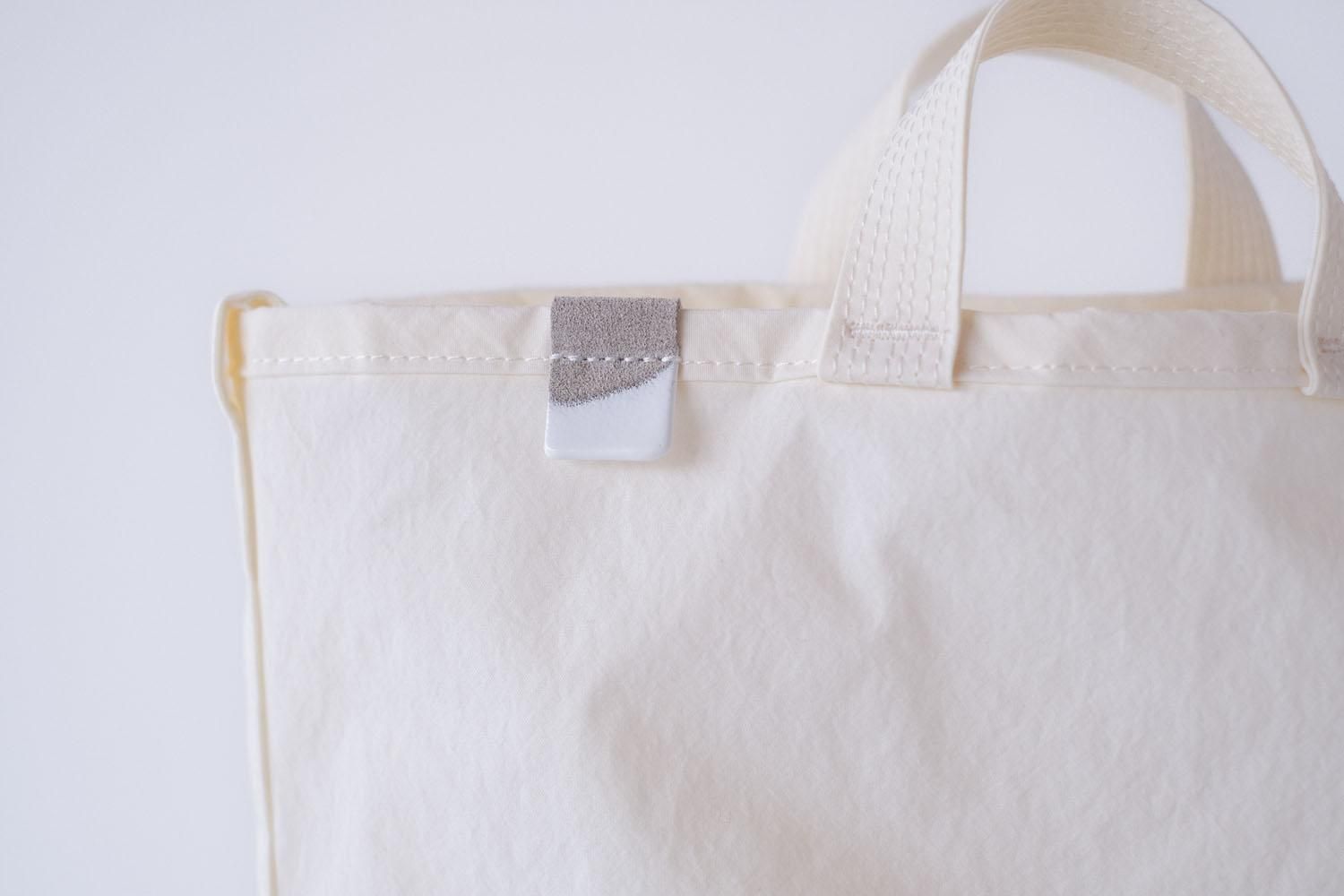 SIDE POCKET TOTE / WHITE / ANUNFOLD