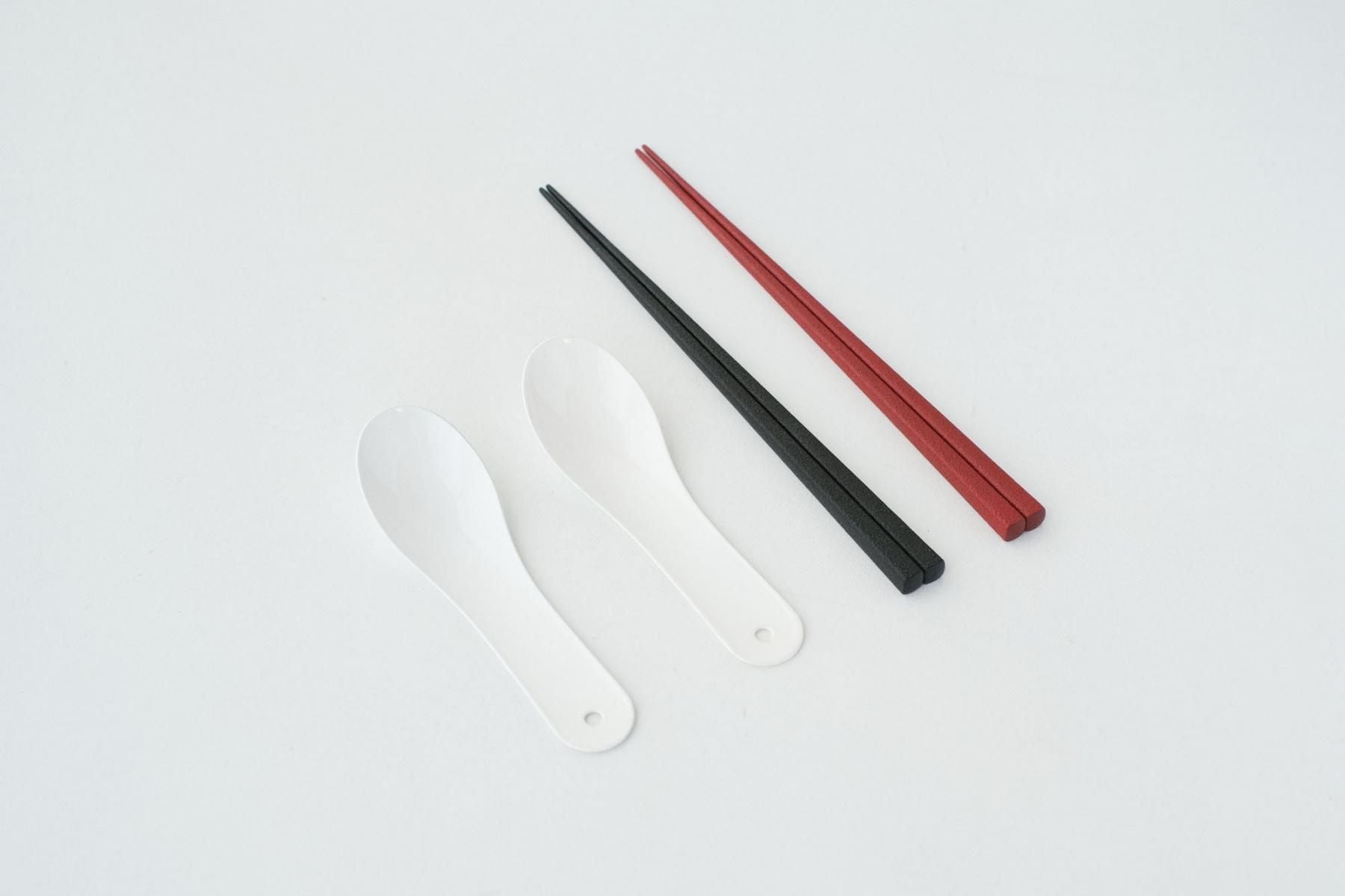 CHINESE SPOON (Enamelled) , CHOPSTICKS Gift Set / 琺瑯レンゲ (白) 、箸 ギフトセットG
