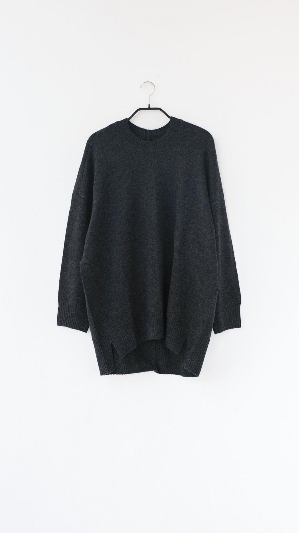 ホワイトカシミヤ・横編ニット　プルオーバーニット / Charcoal Grey top［size 3］