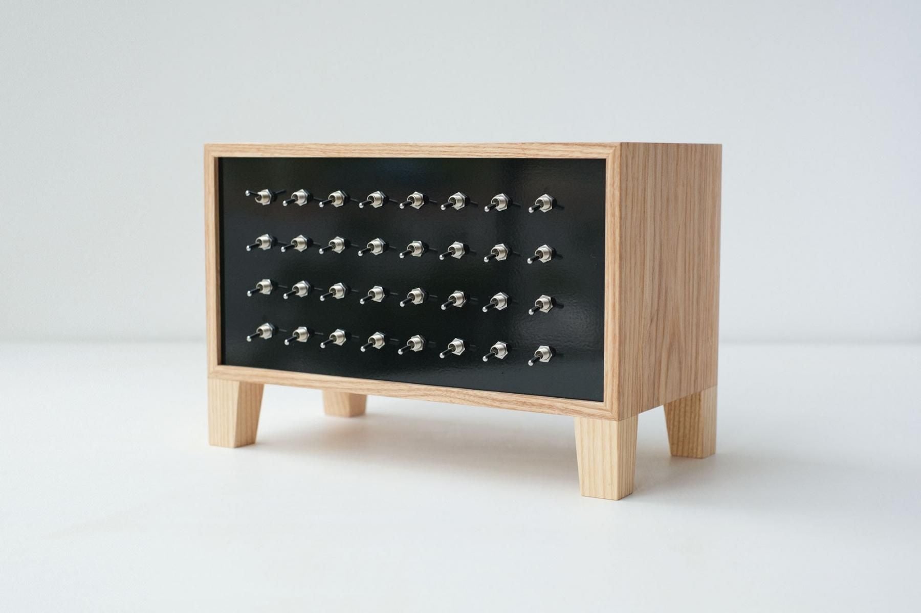 THE AMBIENT MACHINE / Yuri Suzuki