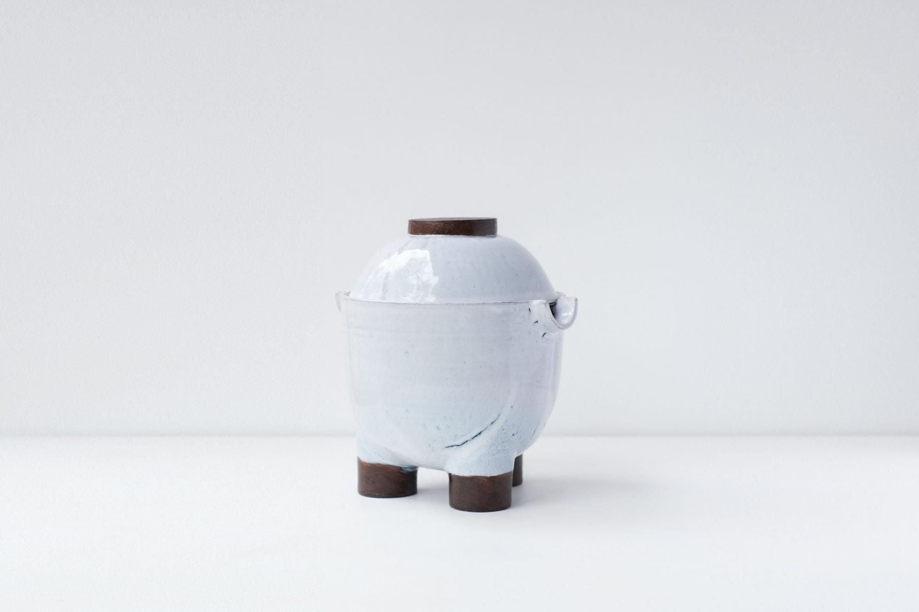 pots（o） / Faye Toogood