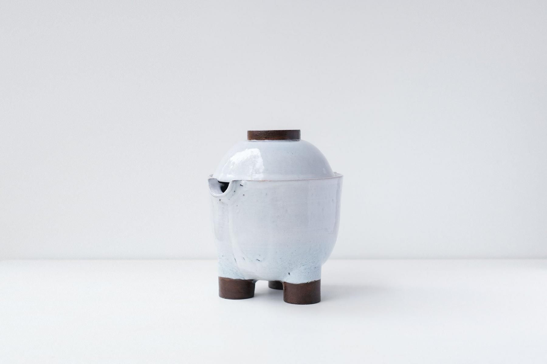 pots（o） / Faye Toogood