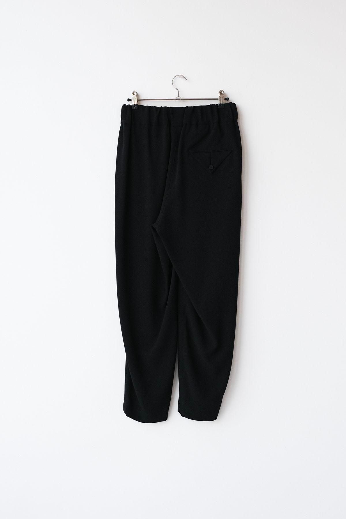 トリアセテート＆ポリエステル・ライトクレープダブルクロス　スリムパンツ / black［size 3_］