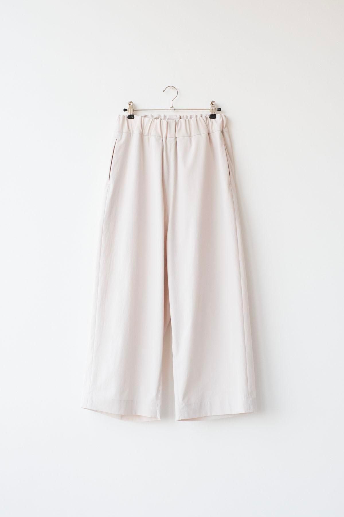 ストレッチポリエステル・マットタイプライター　ワイドパンツ / Ecru［size 3_］