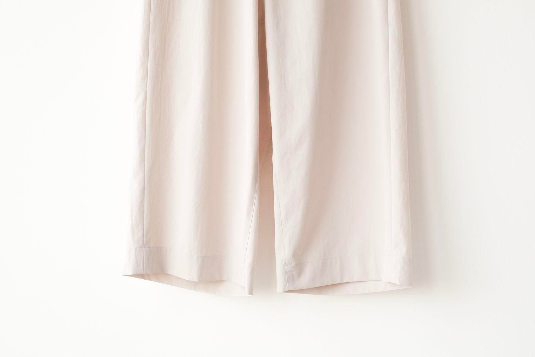 ストレッチポリエステル・マットタイプライター　ワイドパンツ / Ecru［size 3_］