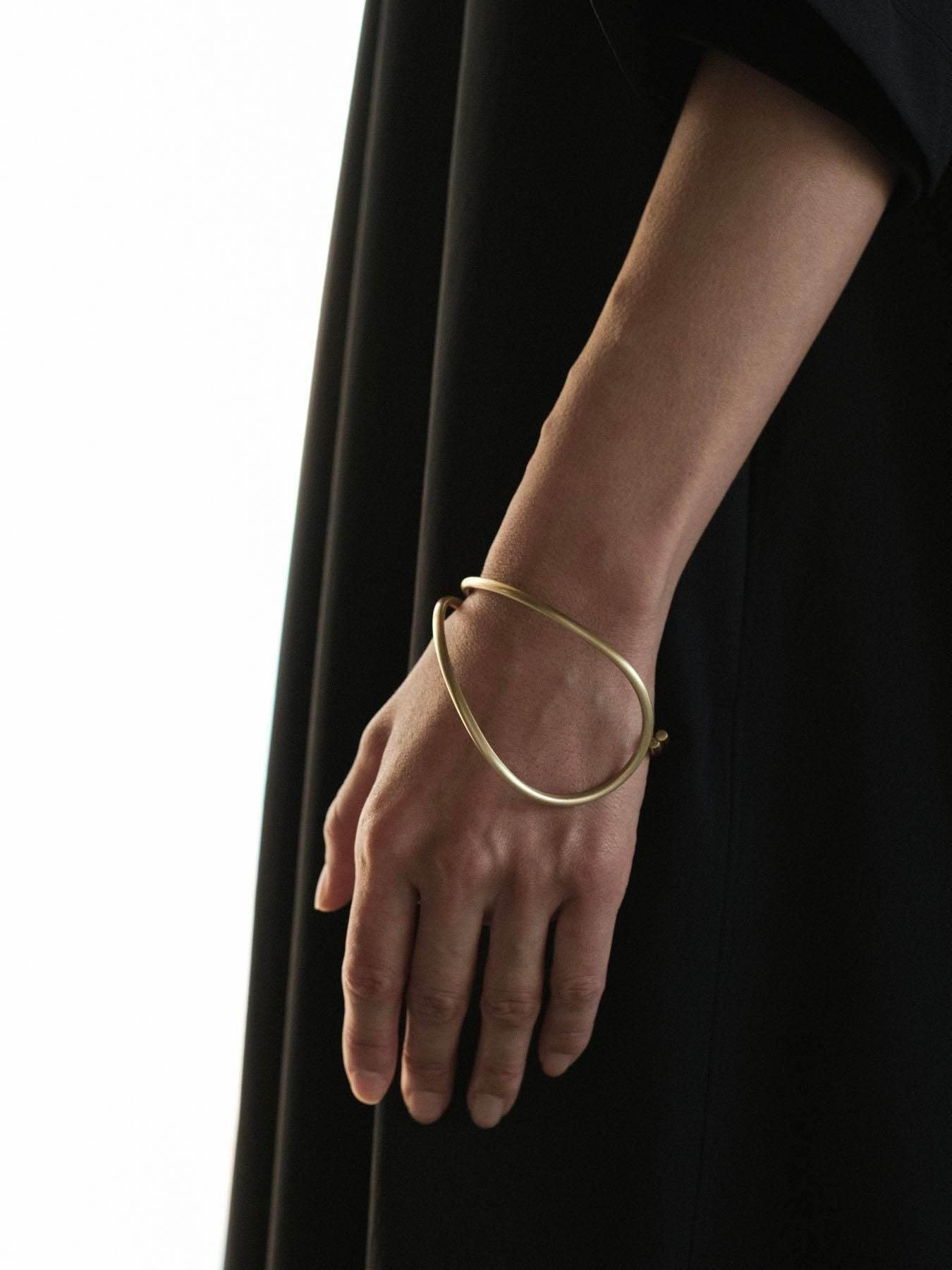 round wire bangle _body [brass] | _Fot – ataW