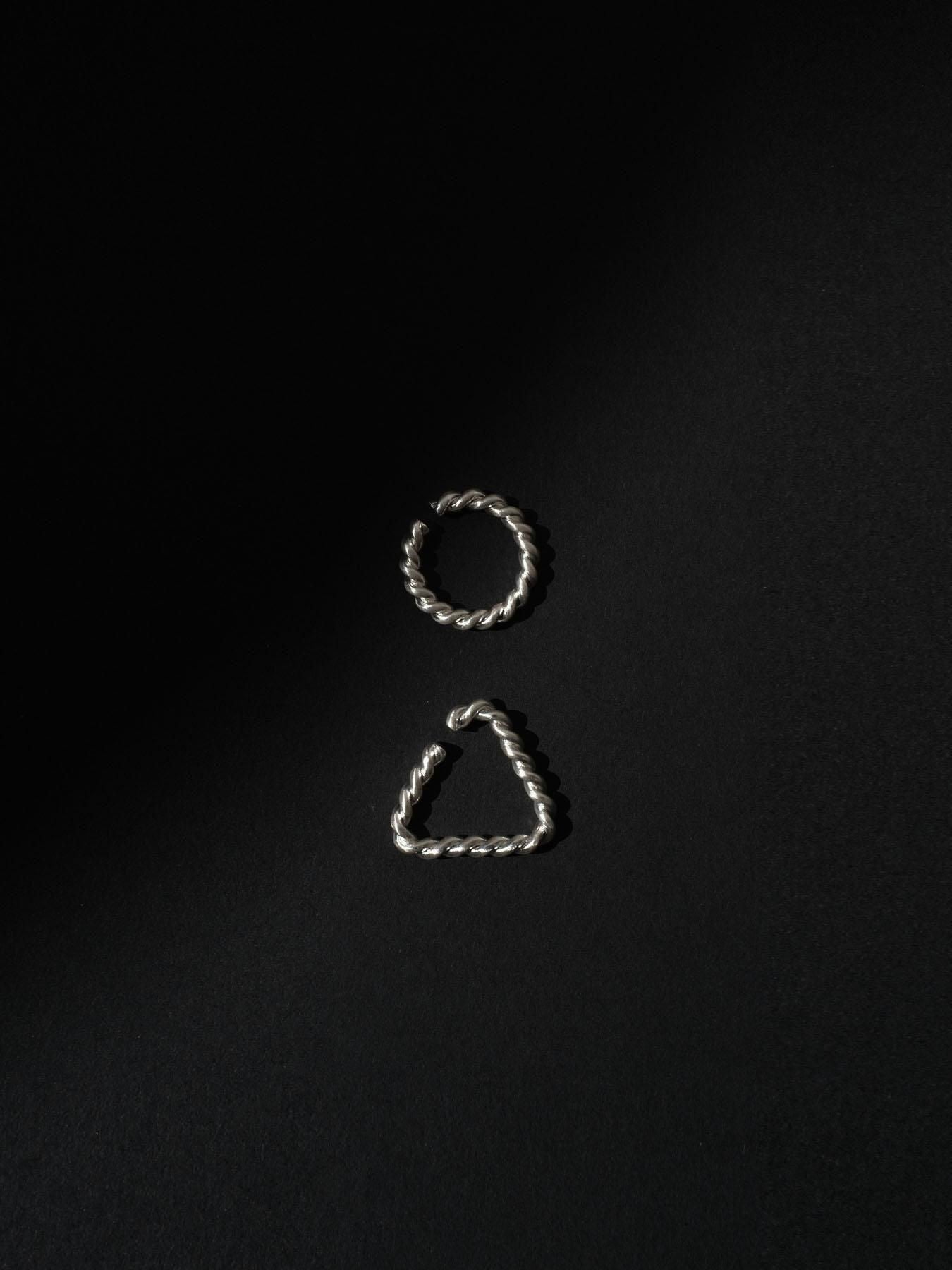 triangle twist form cuff S [ silver ]