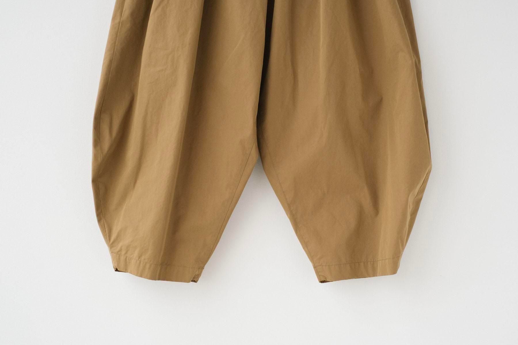 コットン＆ポリエステル・高密ウェザー　ニッカポッカパンツ / Chino Beige