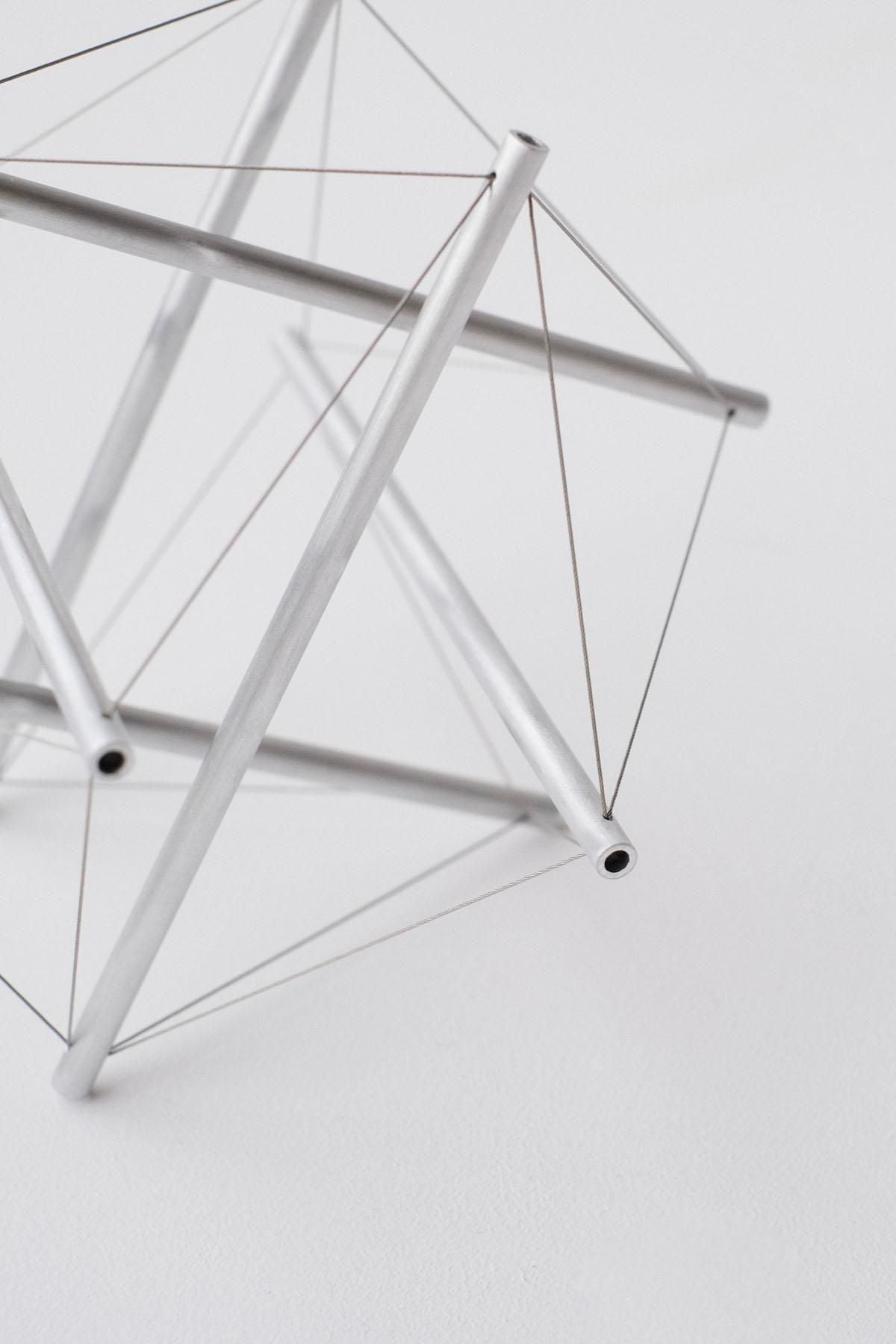 6 struts model / M / aluminum