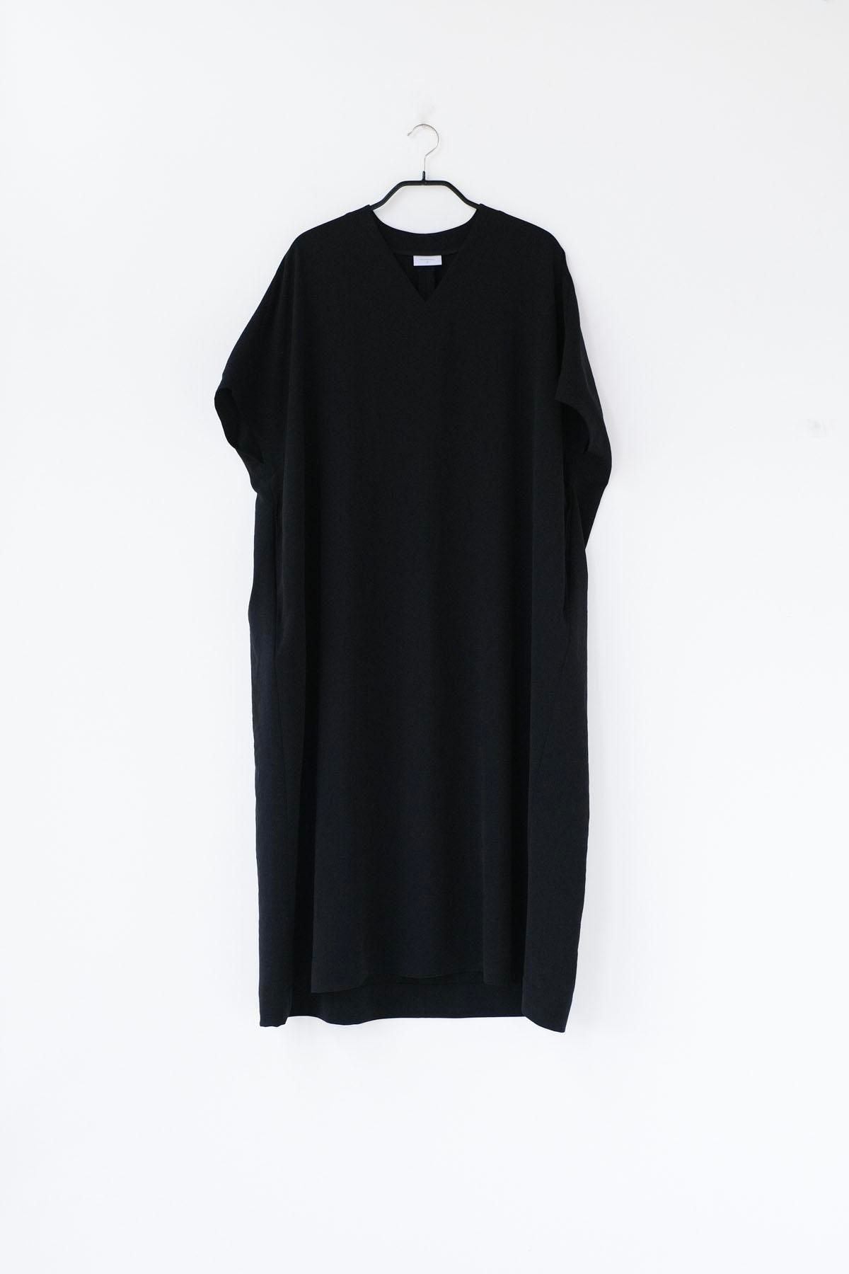 追撚ポリエステル・ツイル　フレンチスリーブワンピース / Black［size 2_］