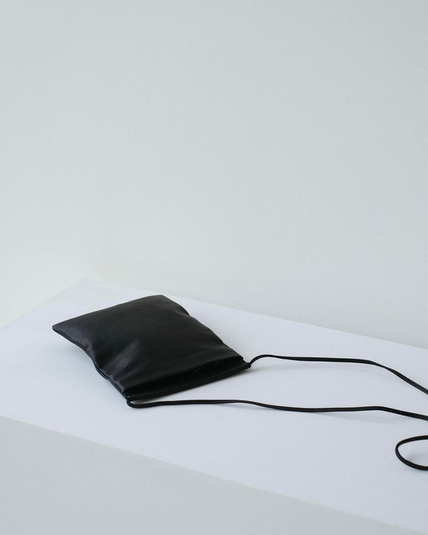 DA73 / DOUBLE FACED THIN SH［BLACK］ / Aeta
