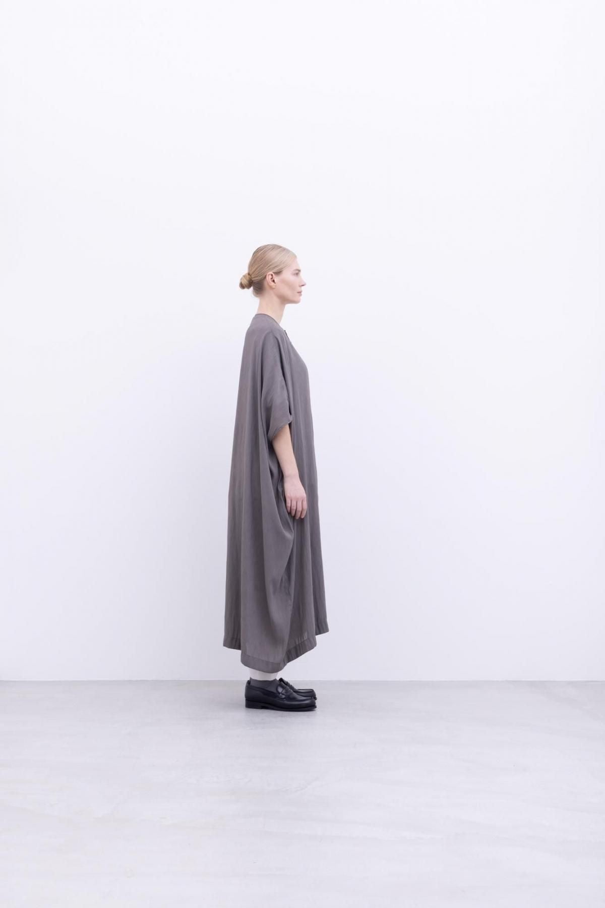 強撚割繊ポリエステルワッシャー　ノーカラーワンピース / Off White［size 2_］