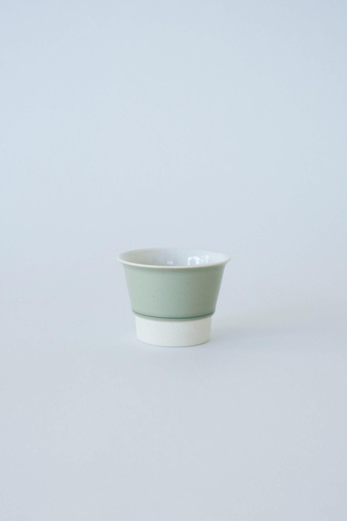 MANZ Hojicha cup Celadon / 1616 / arita japan