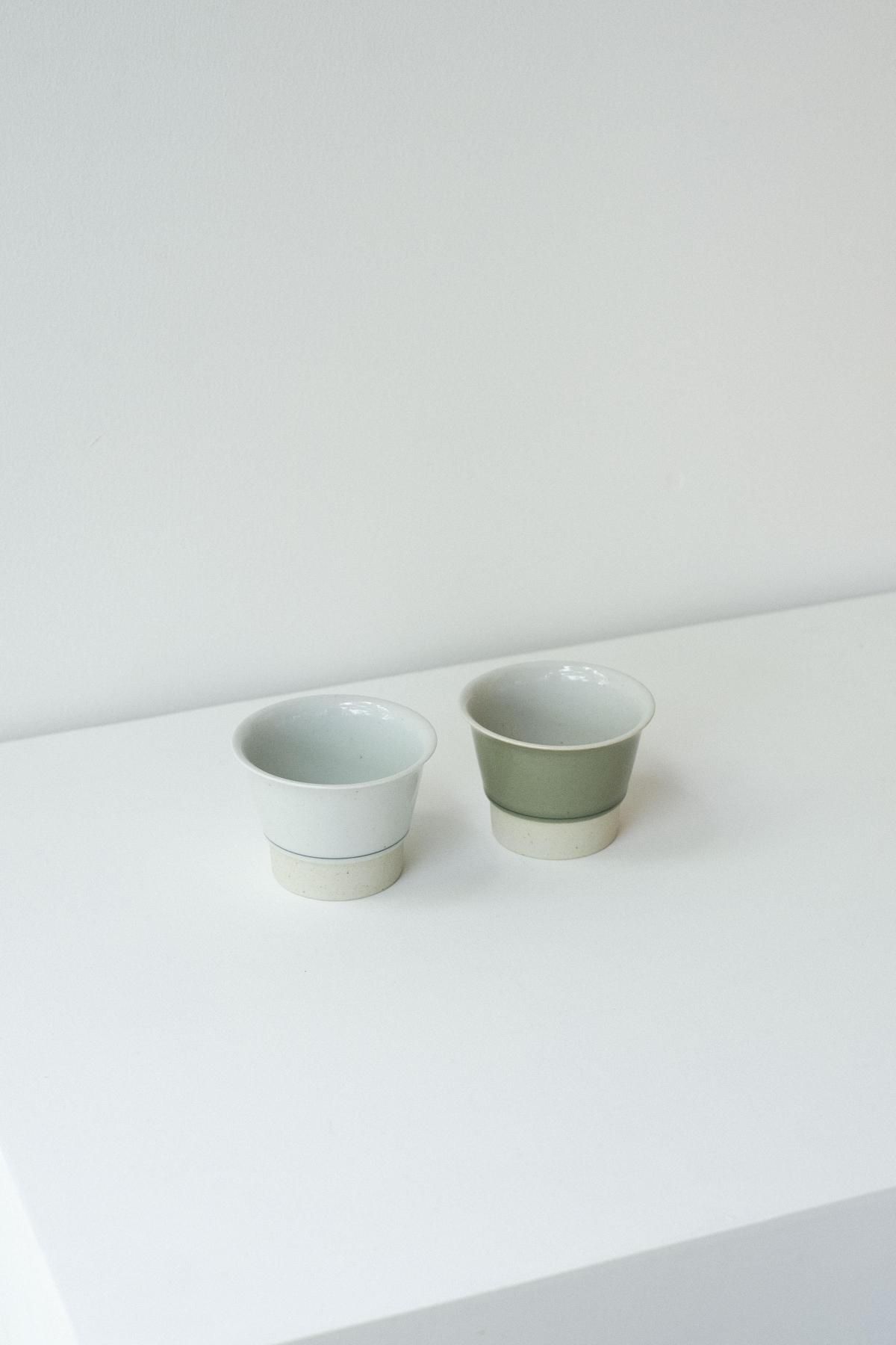 MANZ Hojicha cup Celadon / 1616 / arita japan
